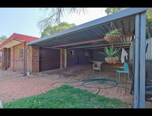 5 BEDROOM HOUSE FOR SALE IN MURRAYFIELD